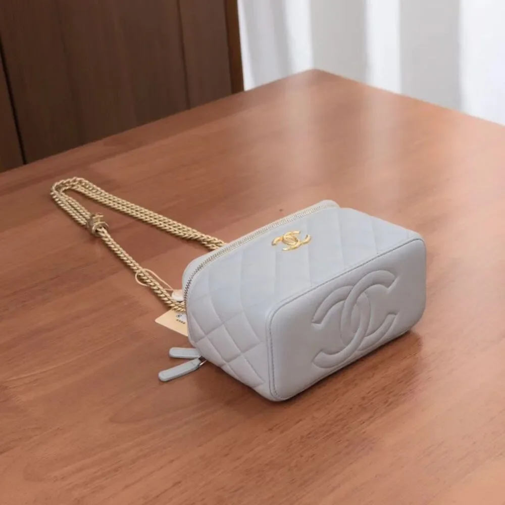 Chanel Women Pre-Loved Bag Very Good Condition